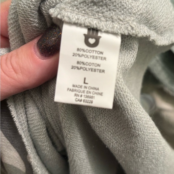 NWT Spiritual Gangster Mazzy Pullover Sweatshirt in Camo Large raw hem cropped - Picture 13 of 14